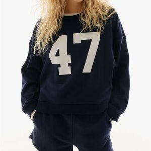 NWOT H&M Women’s Oversized Navy 47' Sweatshirt Size Medium